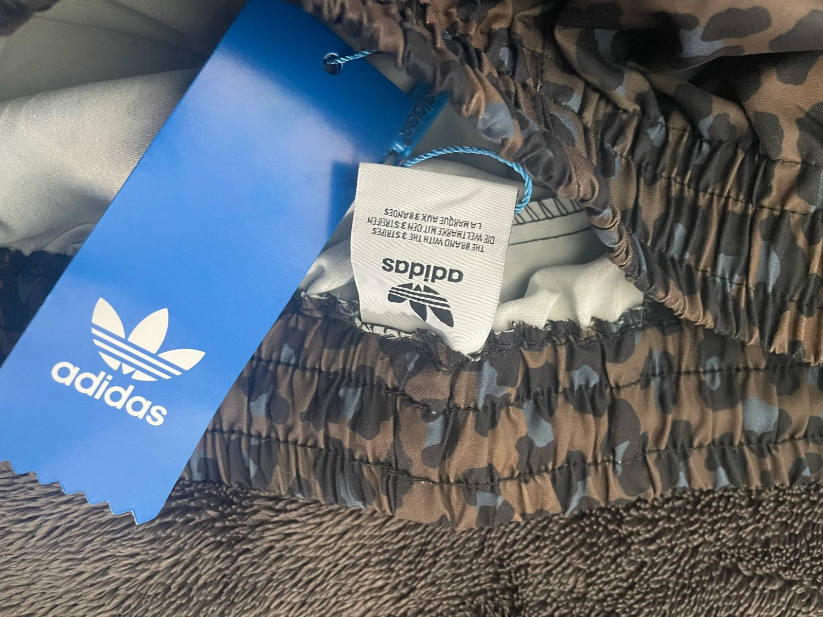 Leopard print adidas pants – photo 2
